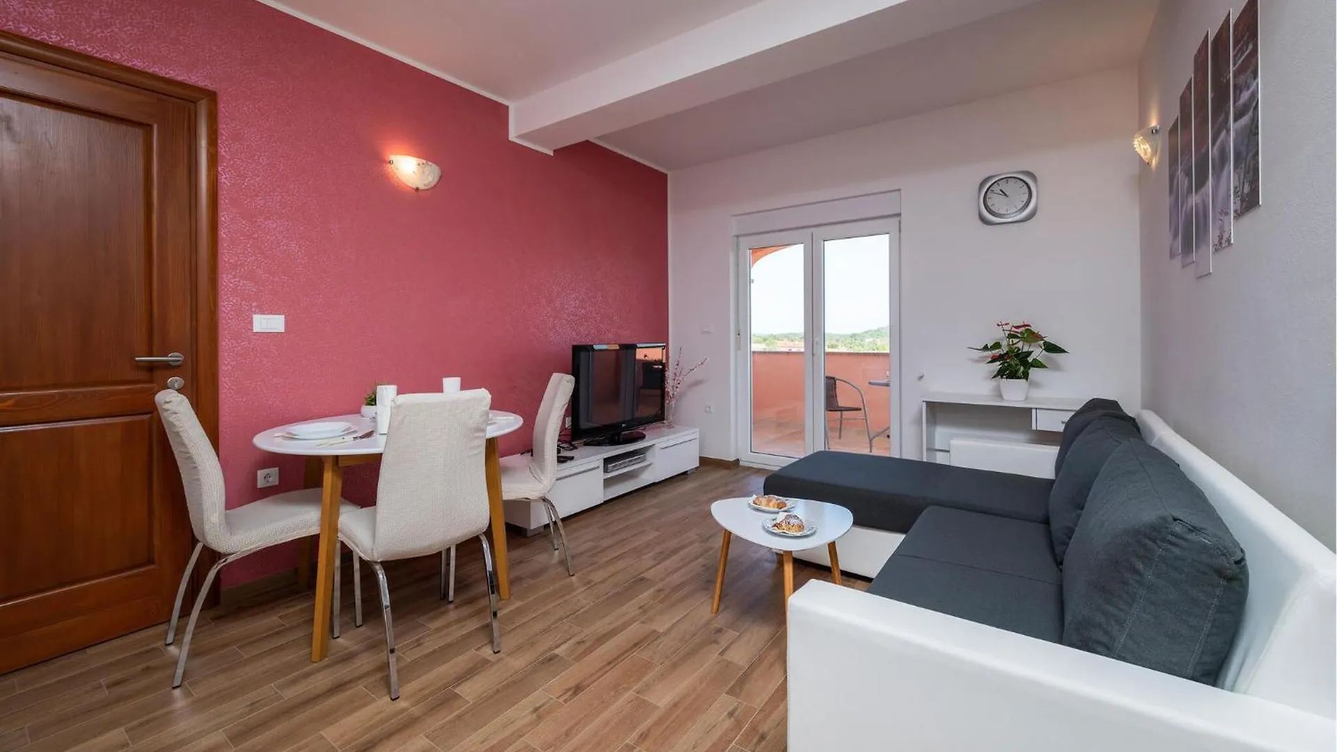 Awesome Apartment In Rovinj With Kitchen