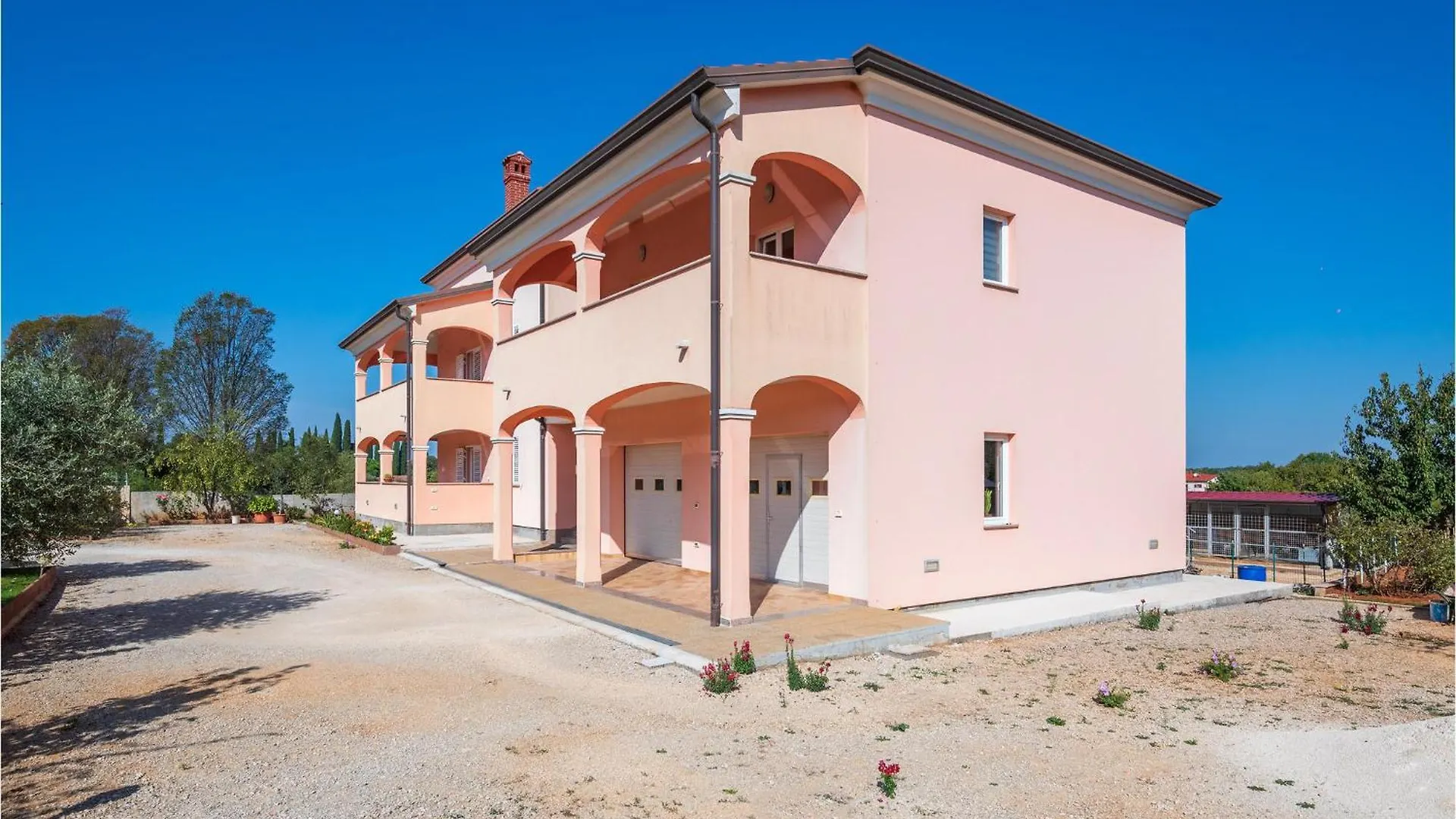 Awesome Apartment In Rovinj With Kitchen