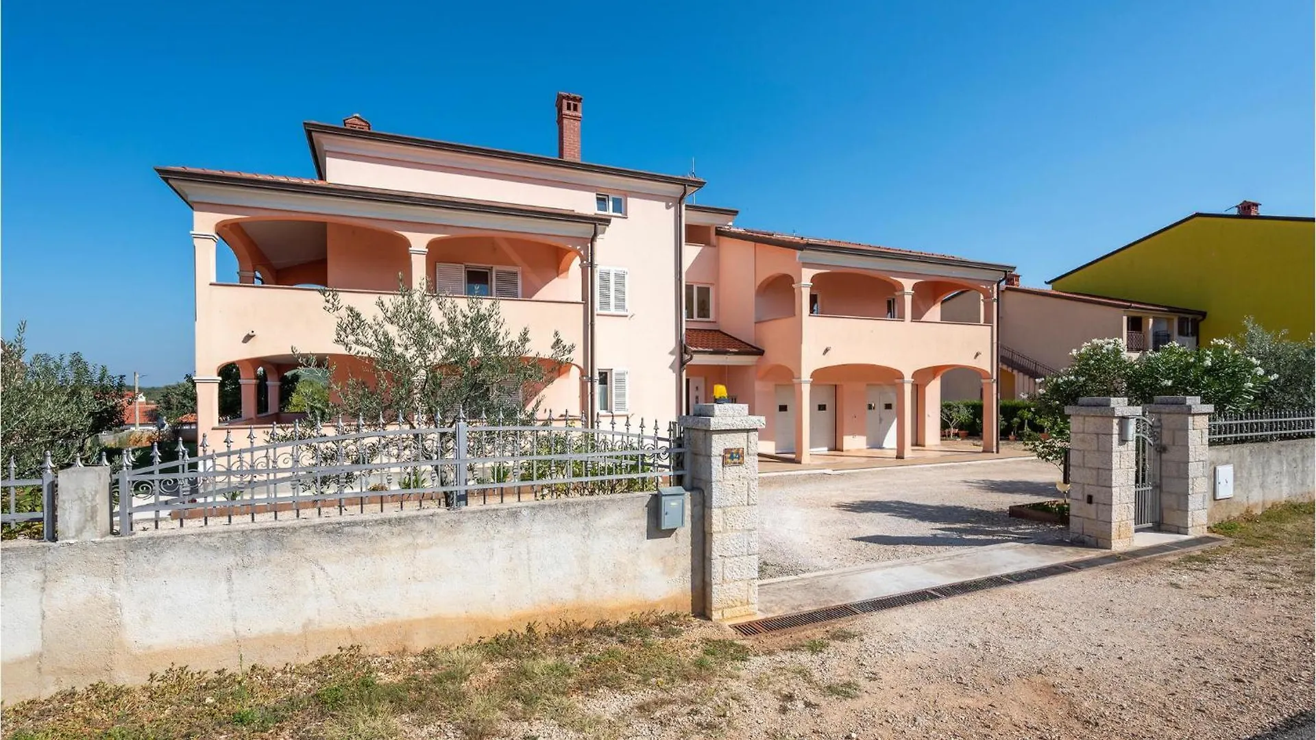 Awesome Apartment In Rovinj With Kitchen