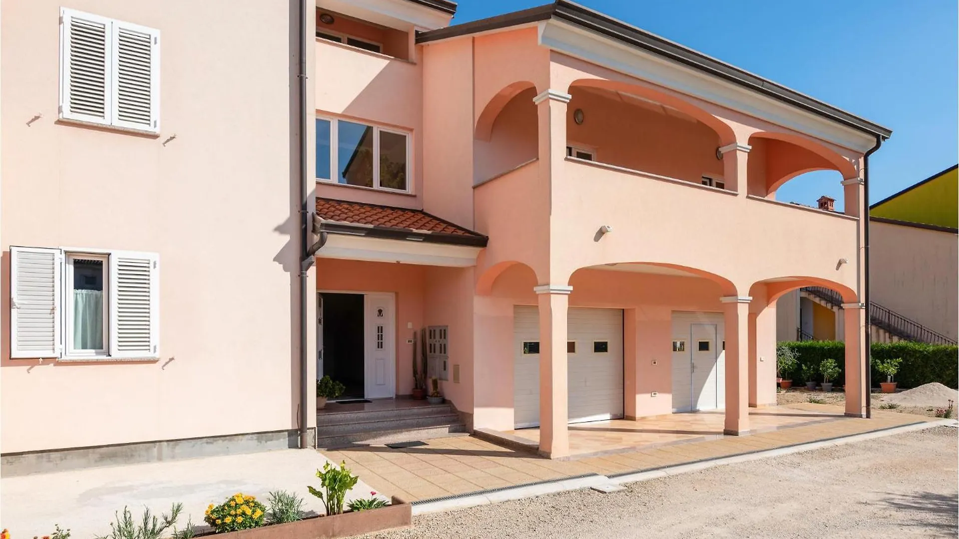 Awesome Apartment In Rovinj With Kitchen